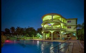 Midas Hotel Belize 3*